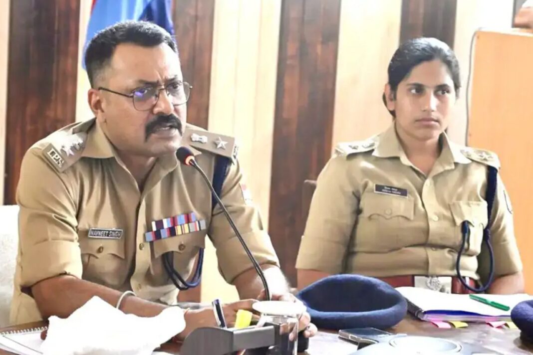 हरिद्वार पुलिस की अपराध समीक्षा बैठक: गैंगबाजी, अवैध हथियारों की रील और कांवड़ यात्रा तैयारियों पर एसएसपी के सख्त निर्देश अवैध हथियारों की रील और कांवड़ यात्रा तैयारियों पर एसएसपी के सख्त निर्देश