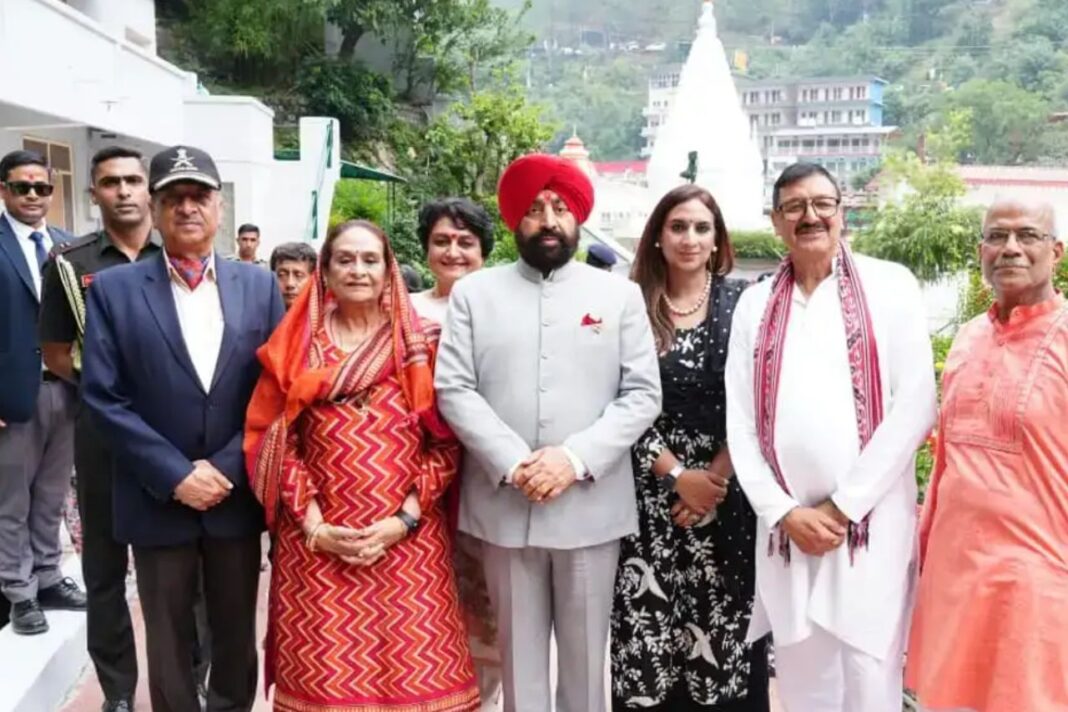 काकड़ीघाट और कैंची धाम पहुंचे राज्यपाल गुरमीत सिंह, प्रदेश की सुख-समृद्धि के लिए की प्रार्थना काकड़ीघाट और कैंची धाम पहुंचे राज्यपाल गुरमीत सिंह