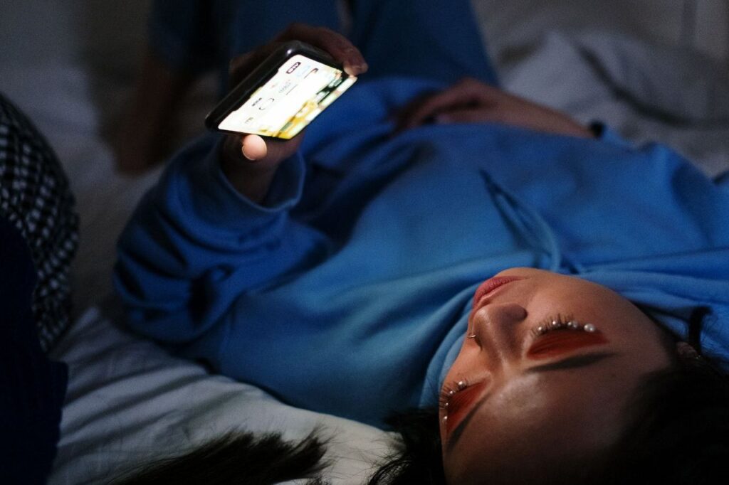तकनीक से मोहभंग नहीं, बल्कि जीवन को अधिक सार्थक और संतुलित बनाने की कोशिश