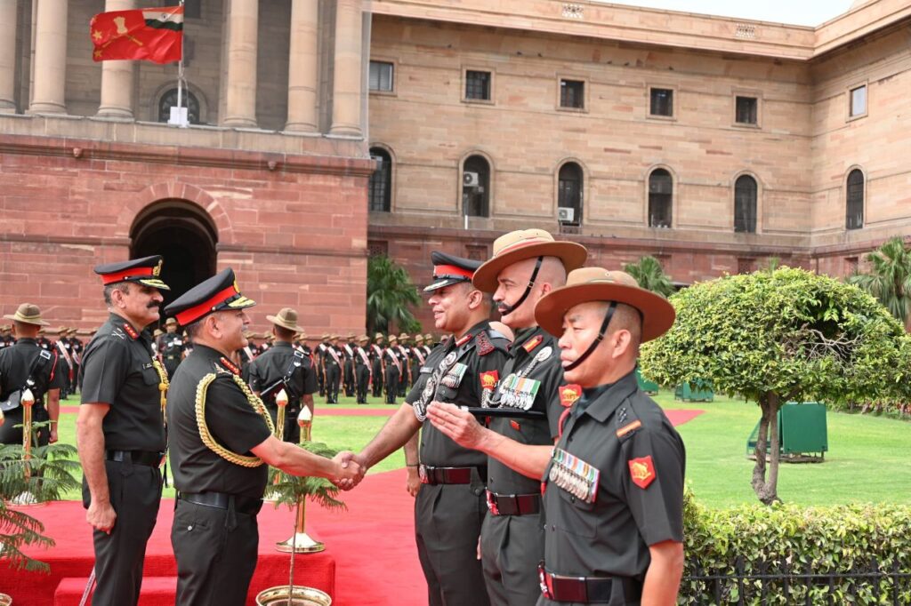 भारतीय सेना के प्रमुख पद से सेवानिवृत्त हुए जनरल उपेंद्र द्विवेदी