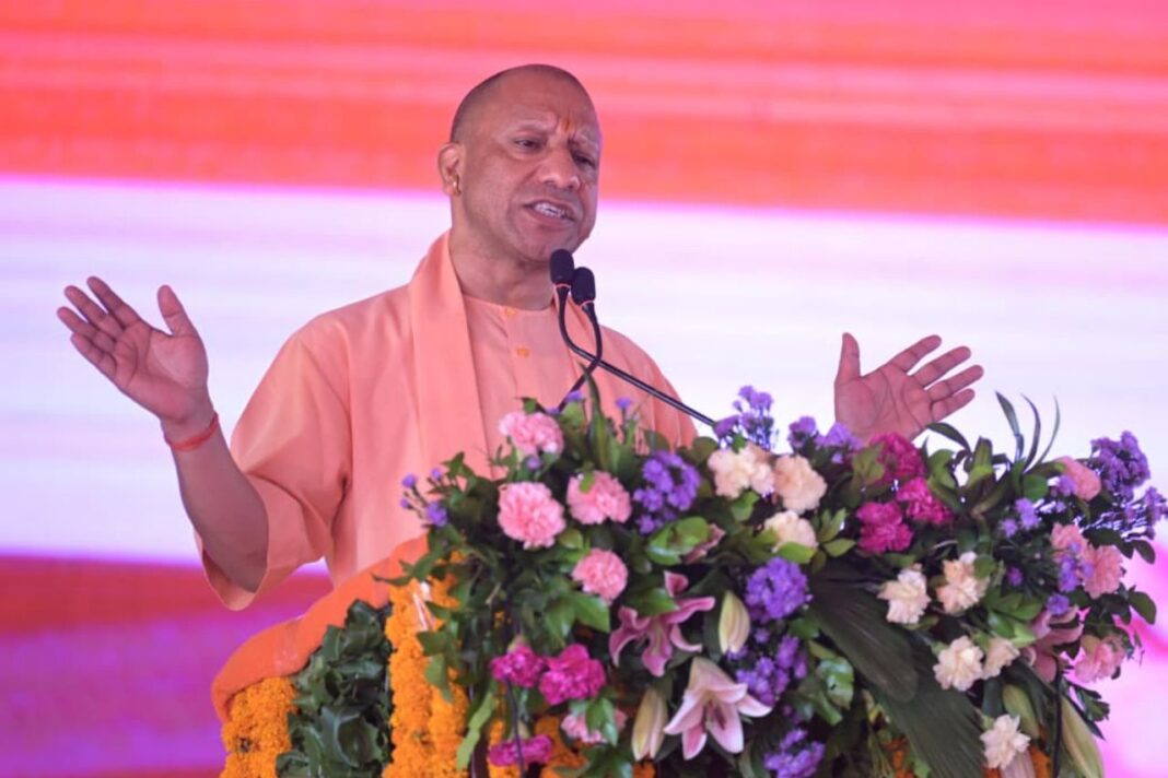 रामपुर में मुख्यमंत्री योगी का विपक्ष पर तीखा प्रहार, बोले- रामभक्तों पर गोली चलाने वाले आज आस्था की बात कर रहे हैं रामभक्तों पर गोली चलाने वाले आज आस्था की बात कर रहे हैं