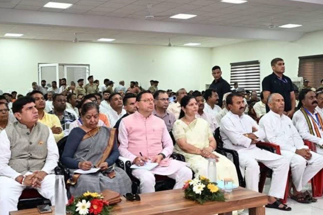 रुड़की में ‘मन की बात’ के 135वें एपिसोड का श्रवण, मुख्यमंत्री धामी बोले—जनभागीदारी से सशक्त हो रहा राष्ट्र निर्माण रुड़की में ‘मन की बात’ के 135वें एपिसोड का श्रवण