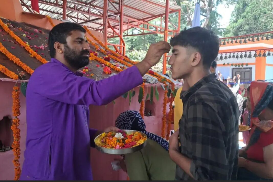 श्रद्धा और भक्ति के बीच शुरू हुआ श्री कंडोलिया ठाकुर का तीन दिवसीय वार्षिक पूजन श्रद्धा और भक्ति के बीच शुरू हुआ श्री कंडोलिया ठाकुर का तीन दिवसीय वार्षिक पूजन