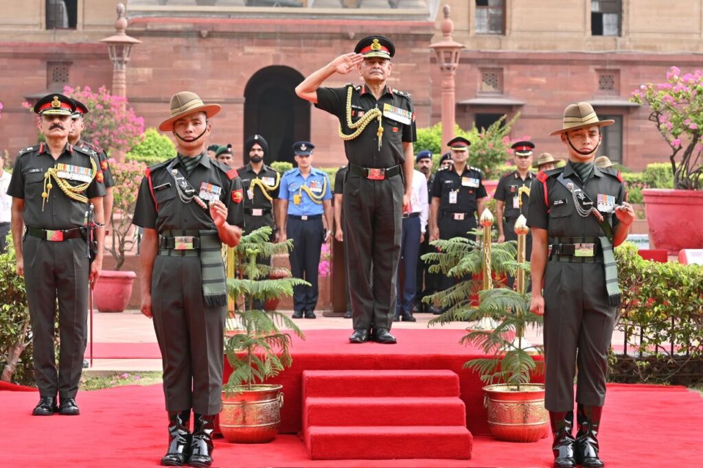भारतीय सेना के प्रमुख पद से सेवानिवृत्त हुए जनरल उपेंद्र द्विवेदी