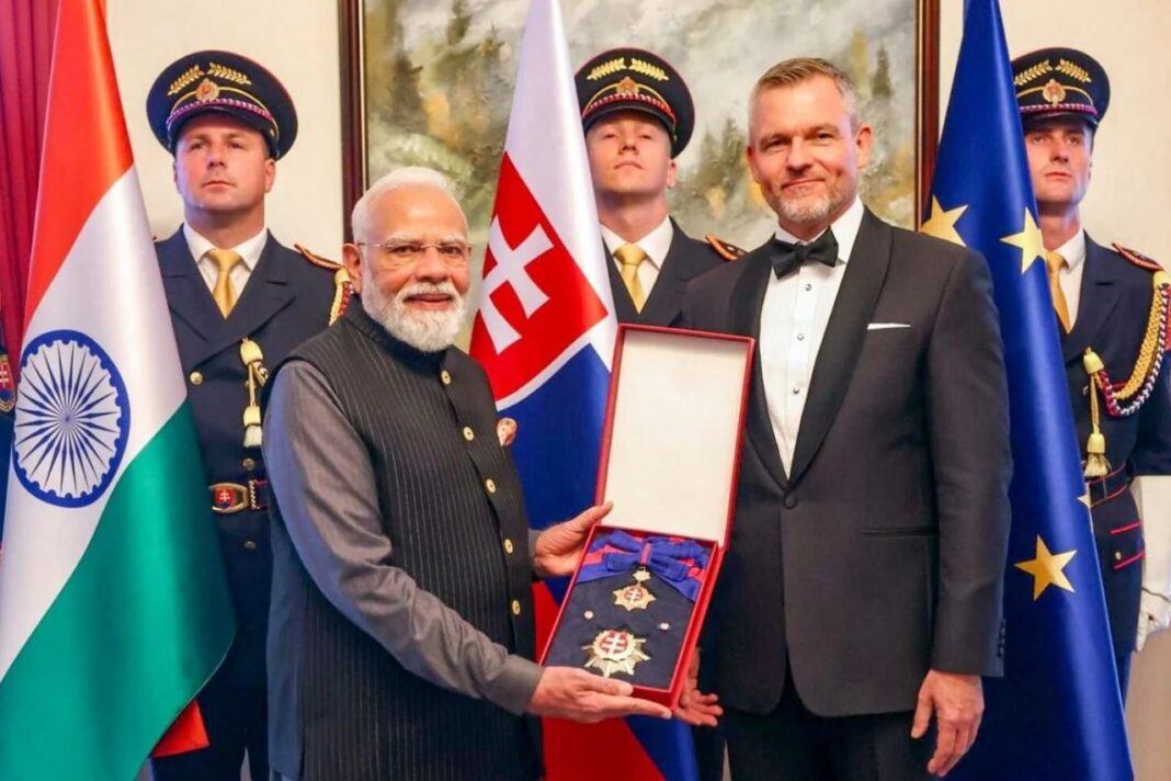 स्लोवाकिया के सर्वोच्च सम्मान से सम्मानित हुए प्रधानमंत्री मोदी