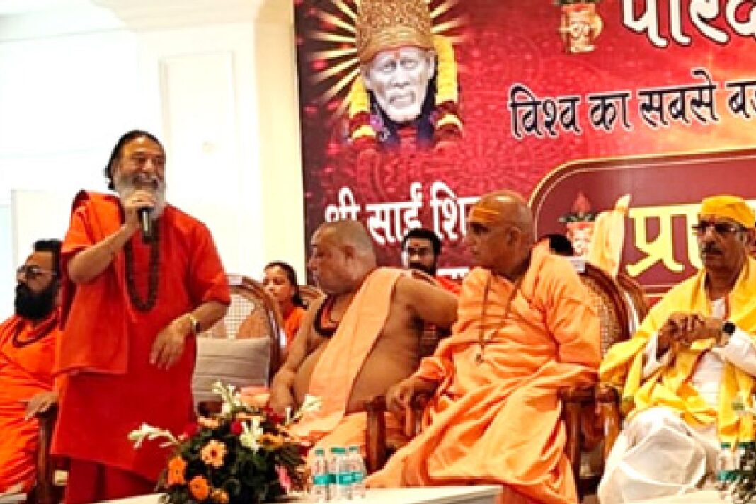 हरिद्वार में 5210 किलो के विश्व के सबसे बड़े पारदेश्वर शिवलिंग की प्राण प्रतिष्ठा संपन्न हरिद्वार में 5210 किलो के विश्व के सबसे बड़े पारदेश्वर शिवलिंग