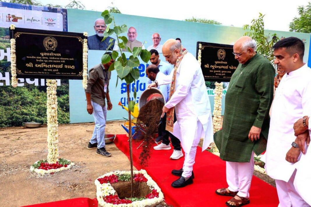 अमित शाह बोले- ‘एक पेड़ मां के नाम’ अभियान बना जन आंदोलन, 2029 तक गांधीनगर में बढ़ेगा हरित क्षेत्र अमित शाह बोले- ‘एक पेड़ मां के नाम’ अभियान बना जन आंदोलन