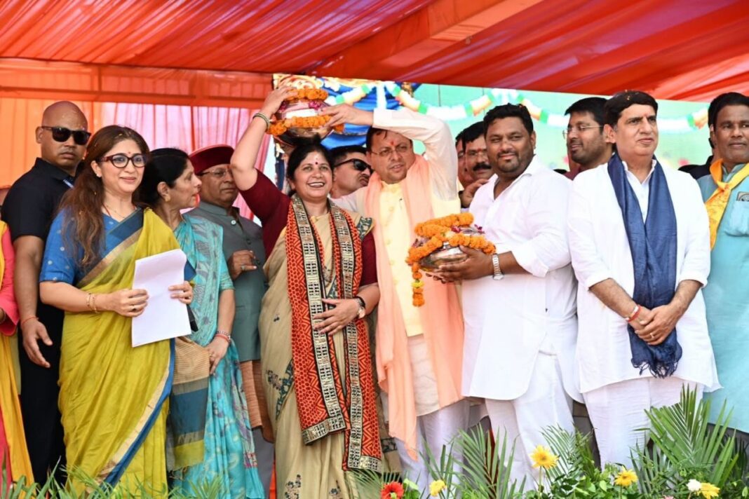 गुरु रविदास की 650वीं जयंती: भगवानपुर में कलश बंधन महारैली में शामिल हुए मुख्यमंत्री धामी, बोले- समरस समाज से बनेगा सशक्त राष्ट्र गुरु रविदास 650वीं जयंती, गुरु रविदास जयंती समारोह, पुष्कर सिंह धामी, भगवानपुर समाचार, हरिद्वार समाचार, कलश बंधन महारैली