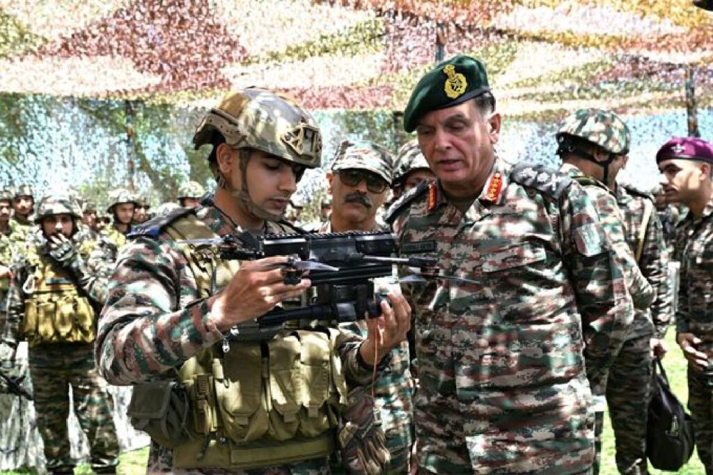 थलसेना प्रमुख जनरल धीरज सेठ का जम्मू-कश्मीर दौरा