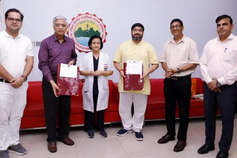 पतंजलि, एम्स ऋषिकेश और पतंजलि विश्वविद्यालय मिलकर करेंगे क्लिनिकल रिसर्च