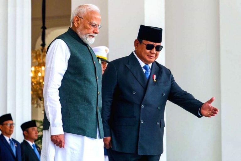 प्रधानमंत्री नरेंद्र मोदी का जकार्ता में भव्य स्वागत