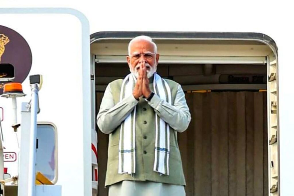 प्रधानमंत्री नरेंद्र मोदी तीन देशों की यात्रा पर रवाना