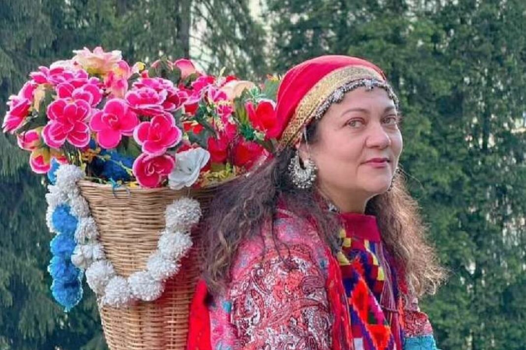 मंदाकिनी ने हिमाचली अंदाज में जीता दिल, मनाली की खूबसूरती के बीच दिखा अभिनेत्री का खास लुक मंदाकिनी ने हिमाचली अंदाज में जीता दिल, मनाली की खूबसूरती के बीच दिखा अभिनेत्री का खास लुक