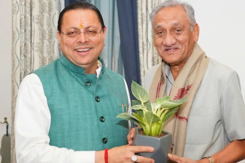 मुख्यमंत्री पुष्कर सिंह धामी से पूर्व मुख्यमंत्री विजय बहुगुणा की शिष्टाचार भेंट