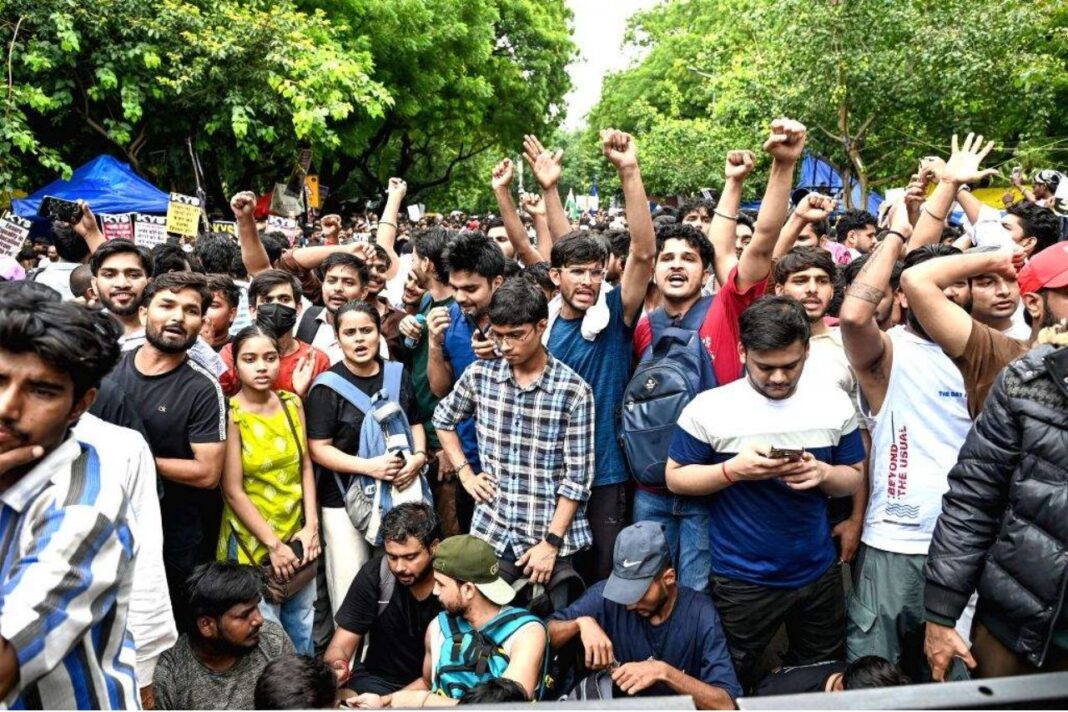 शिक्षा सुधार का आंदोलन या राजनीतिक शक्ति प्रदर्शन?