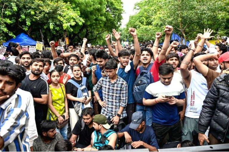 शिक्षा सुधार का आंदोलन या राजनीतिक शक्ति प्रदर्शन?
