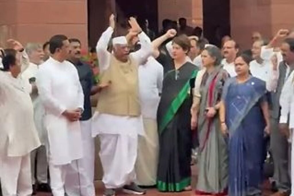 संसद मानसून सत्र पांचवें दिन भी हंगामे की भेंट चढ़ी लोकसभा-राज्यसभा