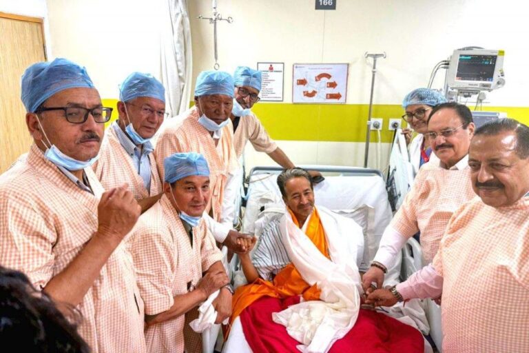 सोनम वांगचुक ने 26 दिन बाद तोड़ा अनशन,