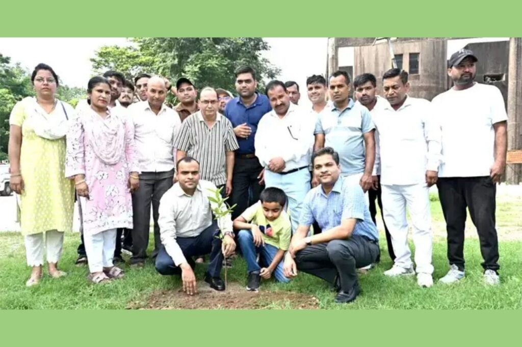 हरेला पर्व पर हरिद्वार में वृहद पौधरोपण अभियान