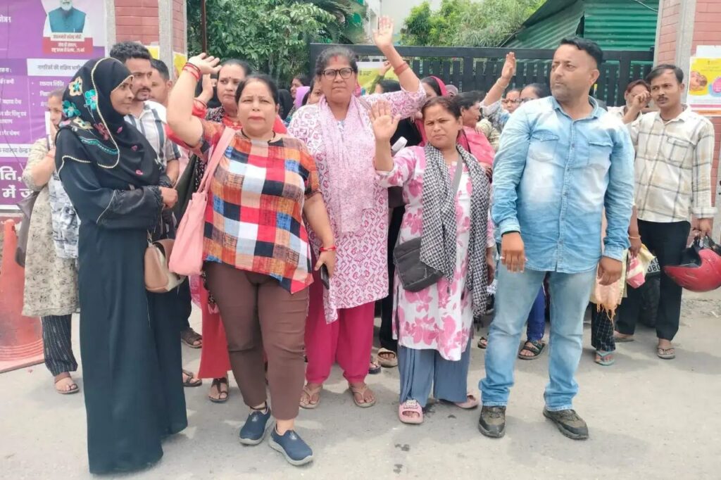 हल्द्वानी के सरकारी अस्पतालों से 17 चिकित्सकों का तबादला