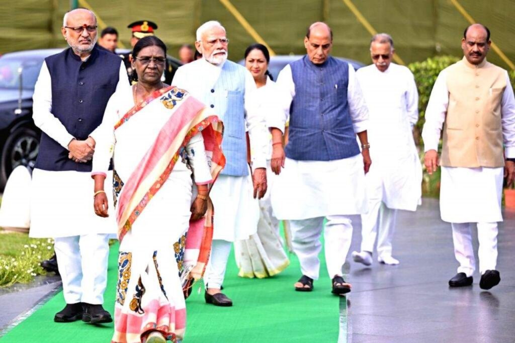 अटल बिहारी वाजपेई की पुण्यतिथि पर राष्ट्रपति मुर्मु समेत नेताओं ने दी श्रद्धांजलि