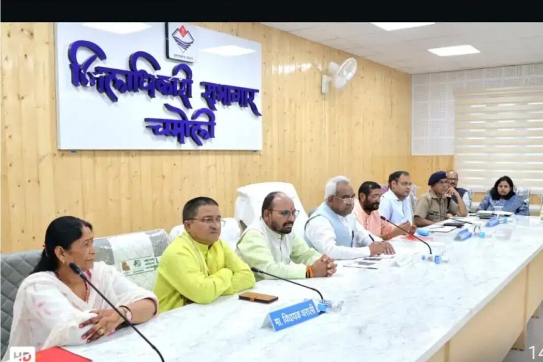 आपदा प्रभावित क्षेत्रों में राहत और पुनर्वास कार्यों में तेजी के निर्देश
