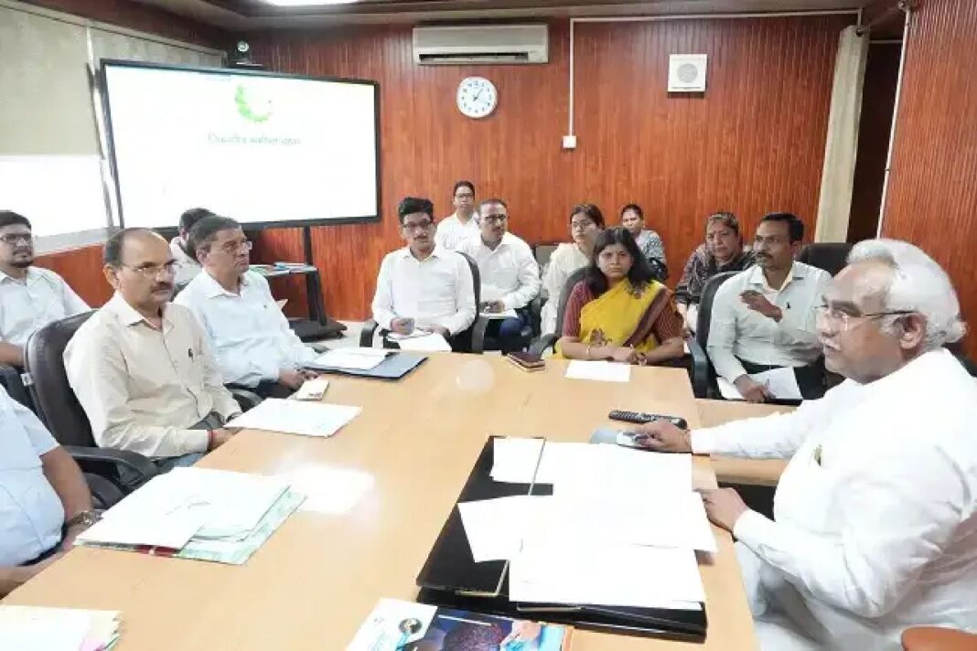 आयुष विभाग की समीक्षा: पात्र चिकित्सा अधिकारियों को एक माह में एसीपी का लाभ देने के निर्देश आयुष विभाग की समीक्षा, पात्र चिकित्सा अधिकारियों को एक माह में एसीपी का लाभ देने के निर्देश