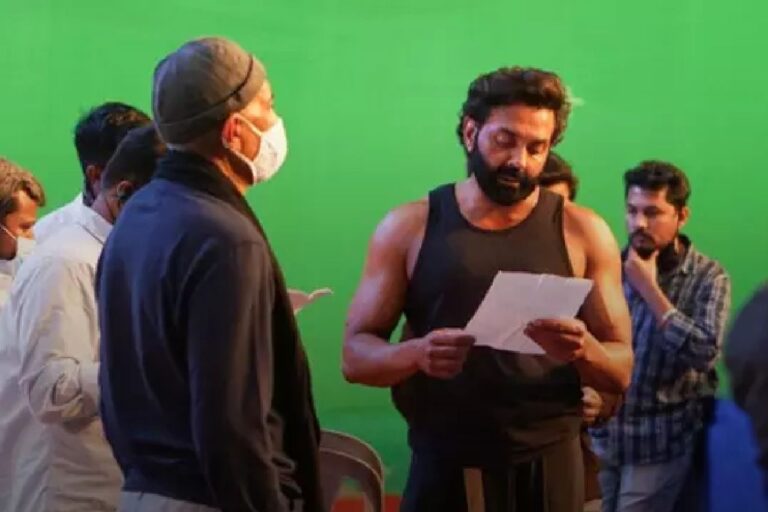 आश्रम 4 की शूटिंग शुरू, बाबा निराला के किरदार में लौटे बॉबी देओल