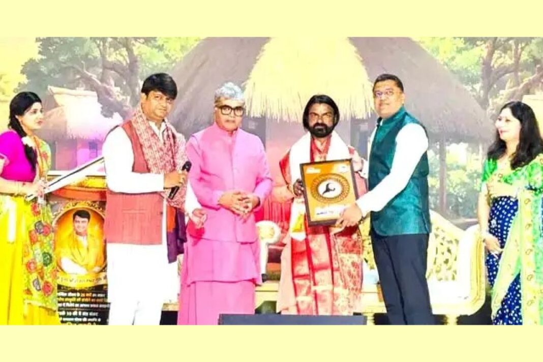 निरंजन स्वामी महाराज को लंदन में मिला ग्लोबल पीस अवॉर्ड निरंजन स्वामी महाराज को लंदन में मिला ग्लोबल पीस अवॉर्ड