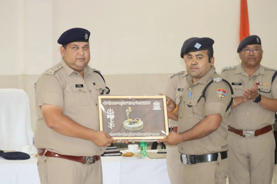 नीलकंठ कांवड़ यात्रा में उत्कृष्ट ड्यूटी निभाने वाले 100 जवान सम्मानित