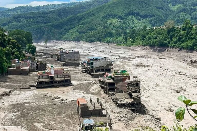 नेपाल में बाढ़ से 170 से ज्यादा मौतें