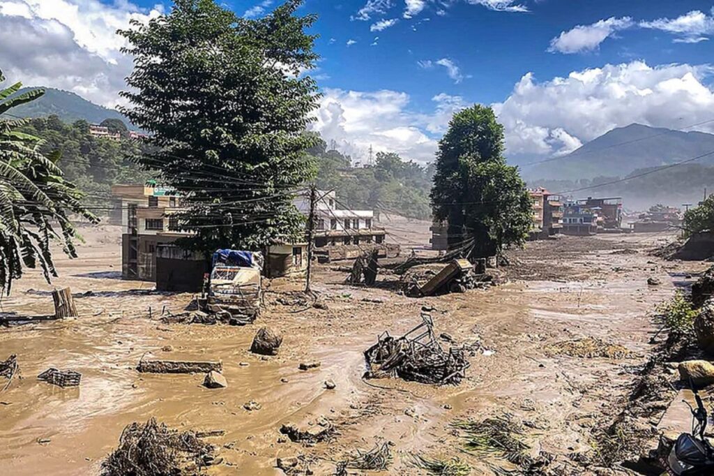 नेपाल में बाढ़ से सैकड़ों लापता; कई देशों ने जताया दुख