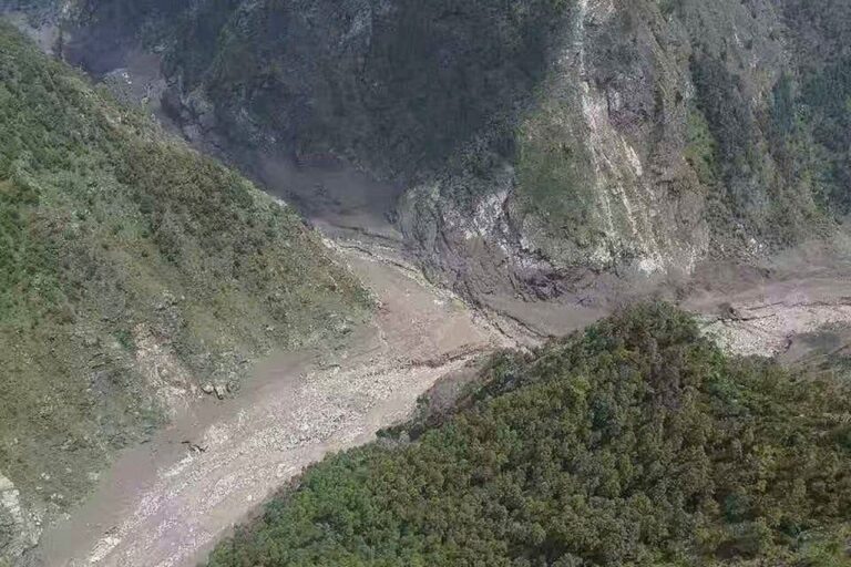नेपाल में भोटेकोशी और त्रिशूली नदियों में आई भीषण बाढ़