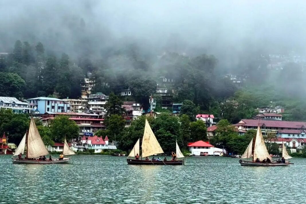नैनी झील में एनसीसी कैडेटों ने पूरा किया 29 किलोमीटर नौकायन, मीनू शिविर में ले रहे प्रशिक्षण नैनी झील में एनसीसी कैडेटों ने किया 29 किमी नौकायन, मीनू शिविर में प्रशिक्षण