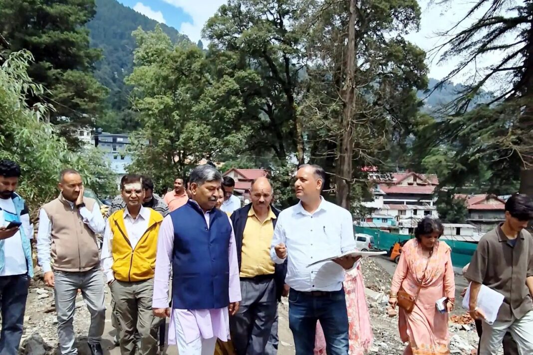 नैनीताल में मेट्रोपोल वाहन पार्किंग का निर्माण जारी, 807 वाहनों की होगी पार्किंग नैनीताल में मेट्रोपोल वाहन पार्किंग का निर्माण जारी,