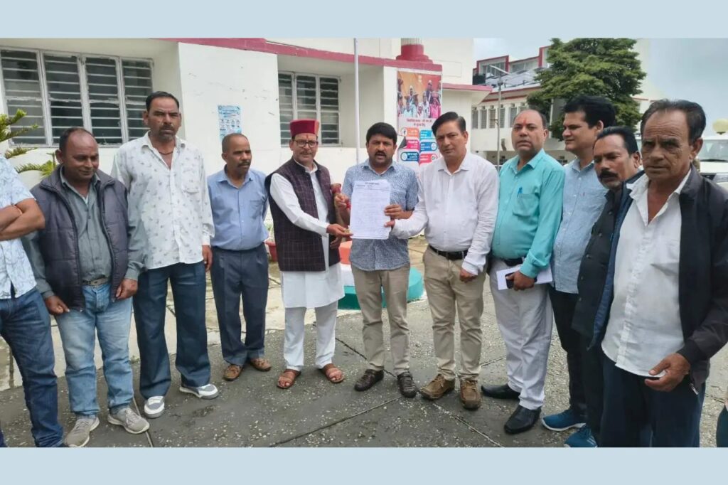 पनेथ गांव आपदा प्रभावितों को एक साल बाद भी नहीं मिला भूमि का पट्टा