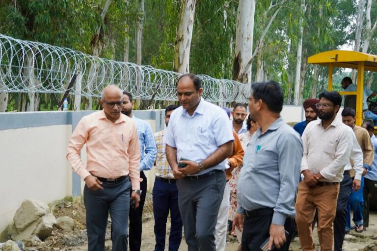 पुष्कर सिंह धामी टनकपुर दौरे की तैयारी तेज, जिलाधिकारी ने किया संस्थान का निरीक्षण