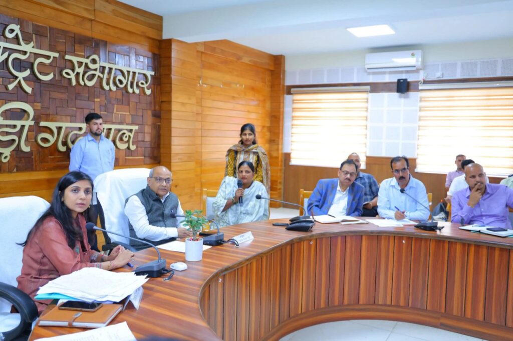 पौड़ी जनता दर्शन में 28 शिकायतें, वर्षों से लंबित मामलों पर सवाल