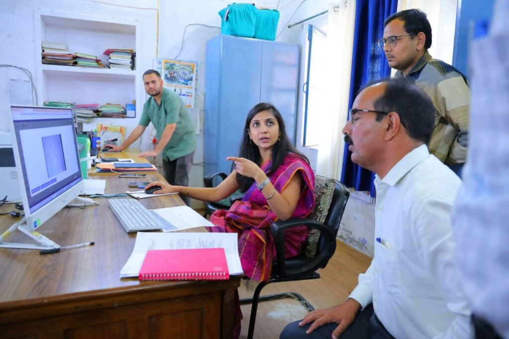 पौड़ी में एसआईआर कार्यों की डीएम ने की समीक्षा, गुणवत्ता पर जोर
