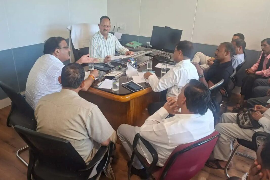 प्रतापनगर में सड़क निर्माण और वन भूमि प्रकरण जल्द निपटाने के निर्देश