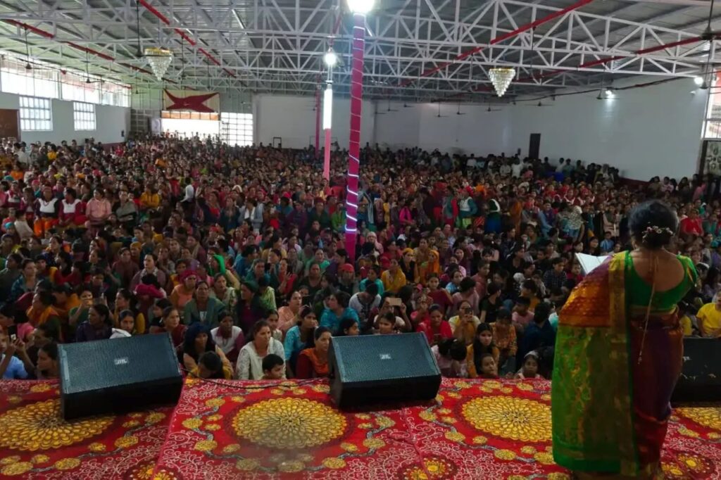 बड़कोट में रक्षाबंधन पर उमड़ा महिलाओं का स्नेह, मनवीर सिंह चौहान को बांधी राखी
