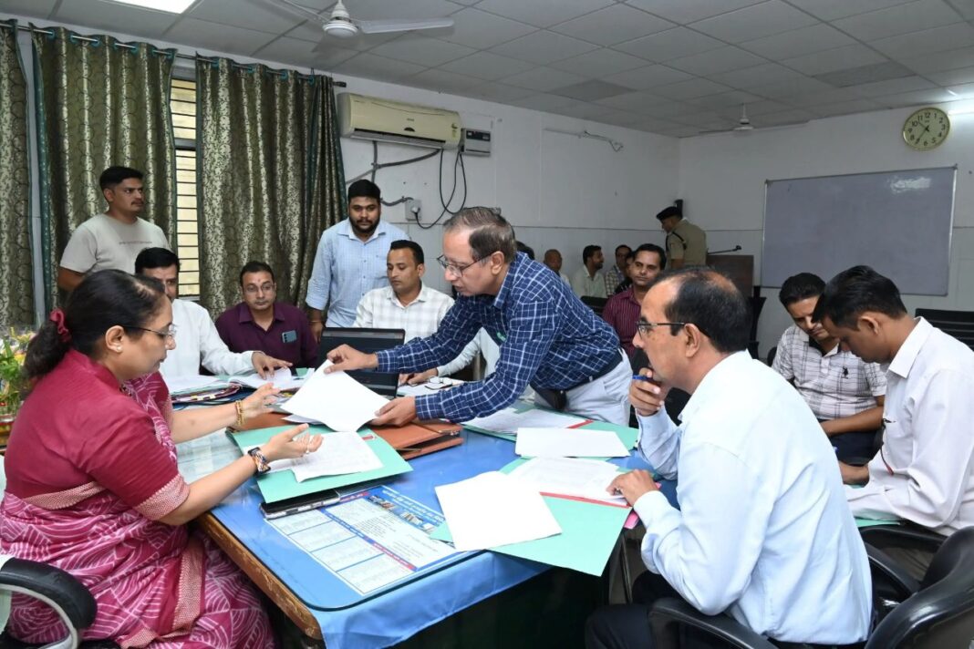 बेस चिकित्सालय में चिकित्सा प्रबंधन समिति की बैठक, व्यवस्थाओं की समीक्षा
