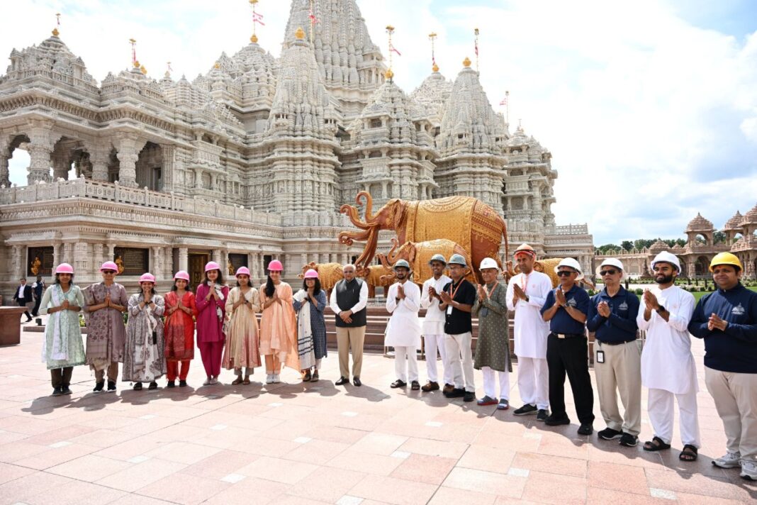 भूपेंद्र पटेल ने अमेरिका में गुजरात के विकास और भारतीय संस्कृति की विरासत को रेखांकित किया भूपेंद्र पटेल ने न्यू जर्सी में अक्षरधाम की सांस्कृतिक विरासत पर बात की।