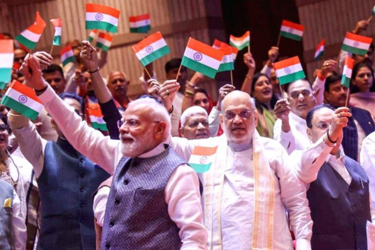 संसद में विपक्षी हंगामे के बीच एनडीए मंगल मिलन बैठक आयोजित हुई।