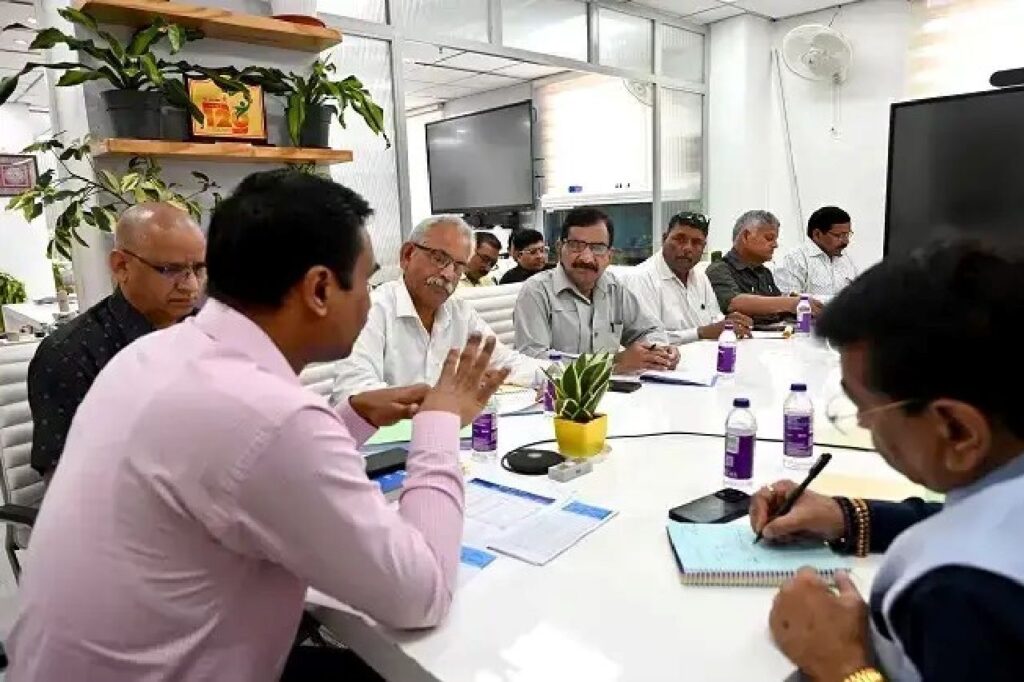 सआईआर प्रक्रिया की प्रगति पर बैठक, 15 लाख से अधिक नोटिसों पर सुनवाई पूरी