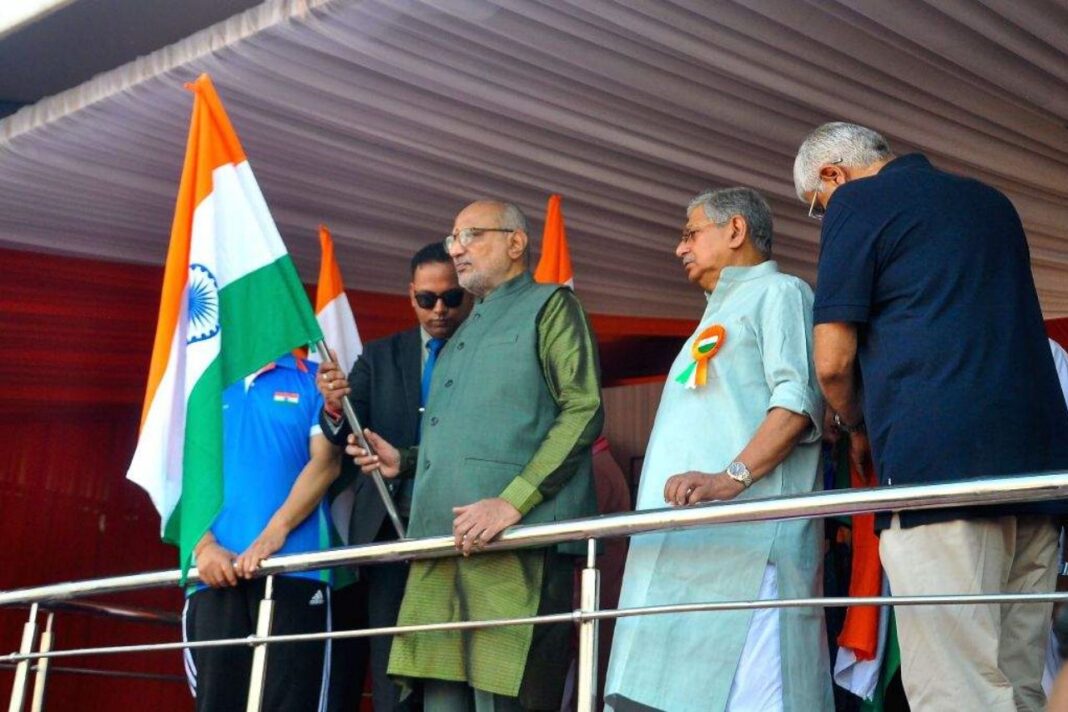 सीपी राधाकृष्णन ने हर घर तिरंगा बाइक रैली को दिखाई हरी झंडी, वंदे मातरम को बताया प्रेरक शक्ति सीपी राधाकृष्णन ने हर घर तिरंगा बाइक रैली को दिखाई हरी झंडी