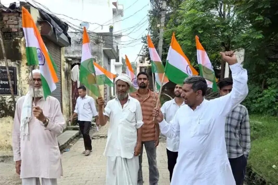हरिद्वार की ग्राम पंचायतों में निकली तिरंगा रैली, हर घर तिरंगा अभियान का दिया संदेश हरिद्वार की ग्राम पंचायतों में निकली तिरंगा रैली,