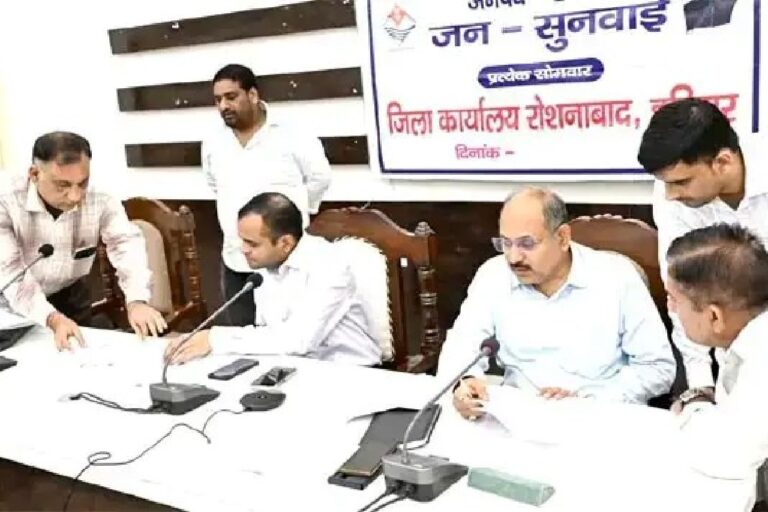 हरिद्वार जनसुनवाई में 44 शिकायतें दर्ज, 26 का मौके पर निस्तारण