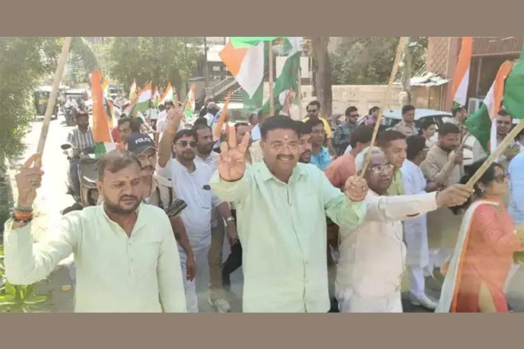 हरिद्वार में 180 फीट तिरंगे के साथ निकली भव्य तिरंगा यात्रा
