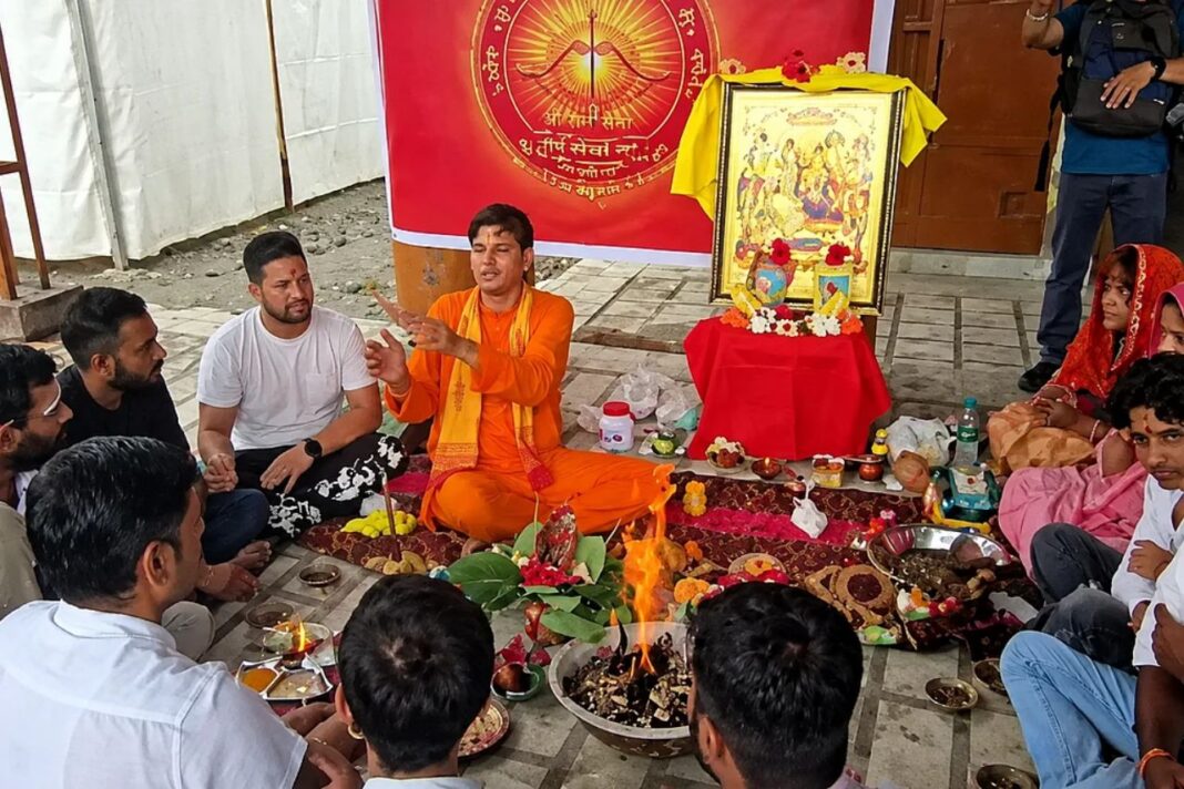 हल्द्वानी में खड़गे की रैली के बाद रामलीला मैदान में हुआ शुद्धिकरण यज्ञ हल्द्वानी में खड़गे की रैली के बाद रामलीला मैदान में शुद्धिकरण यज्ञ